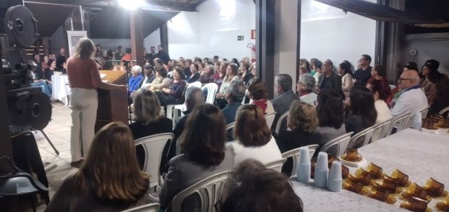 api-modulos/fotos/img/galeria_cat_culturais_528/528/13344/LANÇAMENTO DO LIVRO ENTRELAÇANDO VIDAS E MEMÓRIAS NA TRAVESSIA DO - Copia (6).jpg